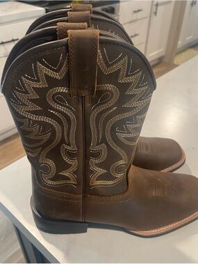 Classic Brown Men's Cowboy Boots - Stylish Western Design